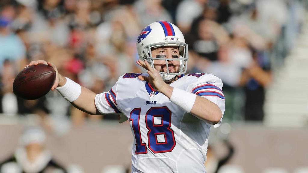 Quarterback Kyle Orton of the Chicago Bears hands-off the ball