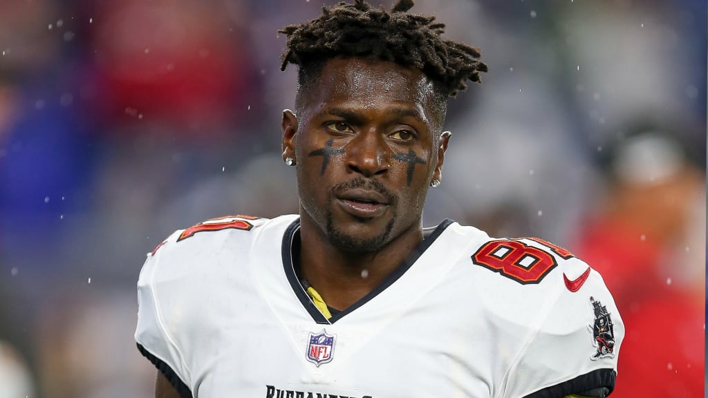 NFL suspends Antonio Brown, two others for lying about vaccine status