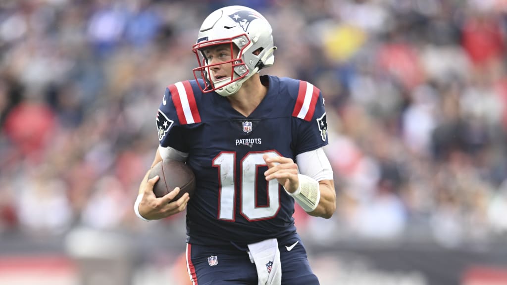 Patriots face Packers with Hoyer at QB for injured Jones