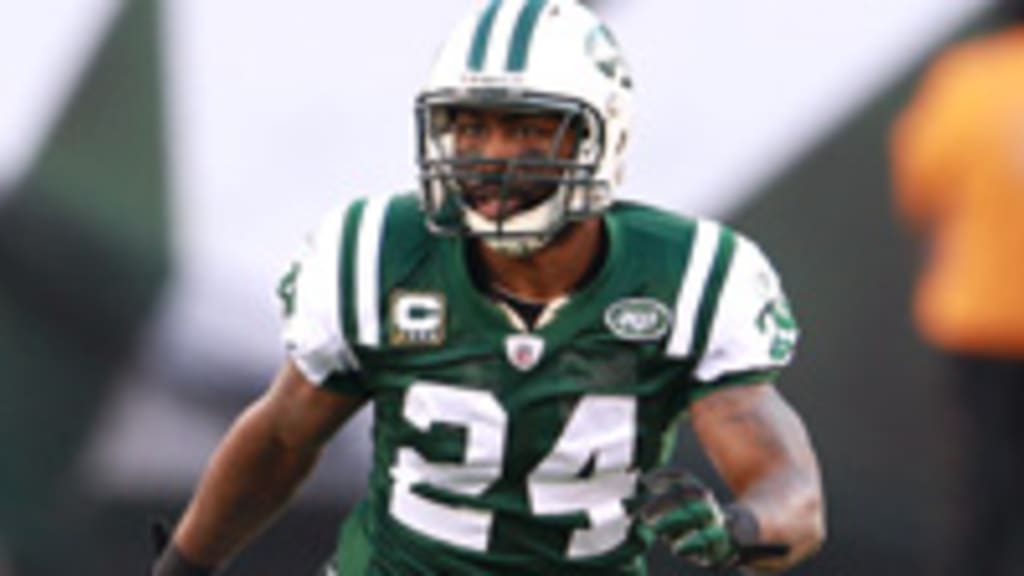 Bucs acquire star cornerback Revis from Jets for draft picks