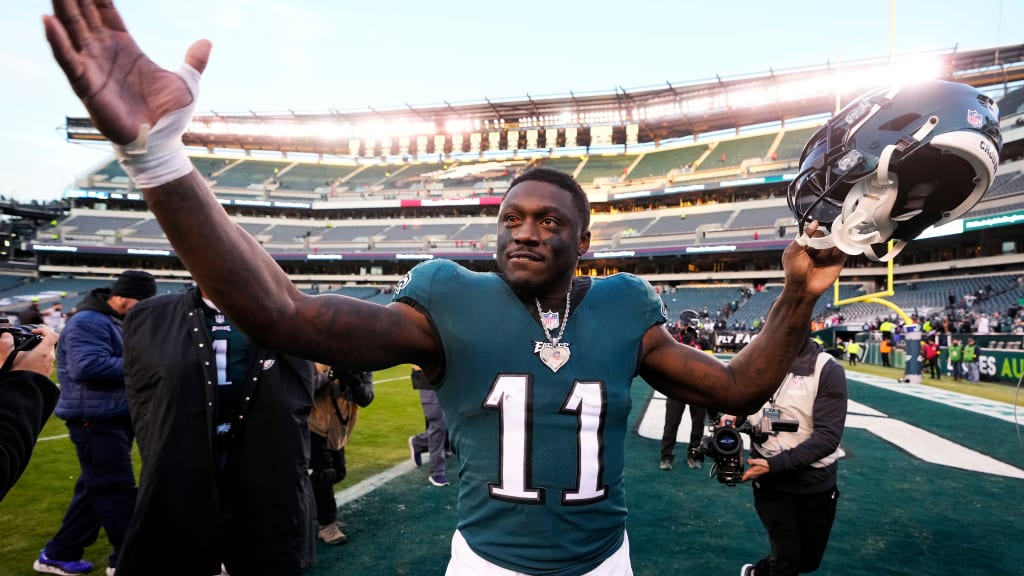 Eagles' A.J. Brown Says 'Majority' of Titans Fans 'Are Out to Get