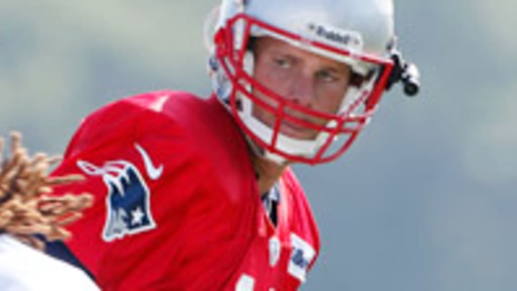 Tom Brady Tries Out New Helmet in Practice in Preparation for 2019