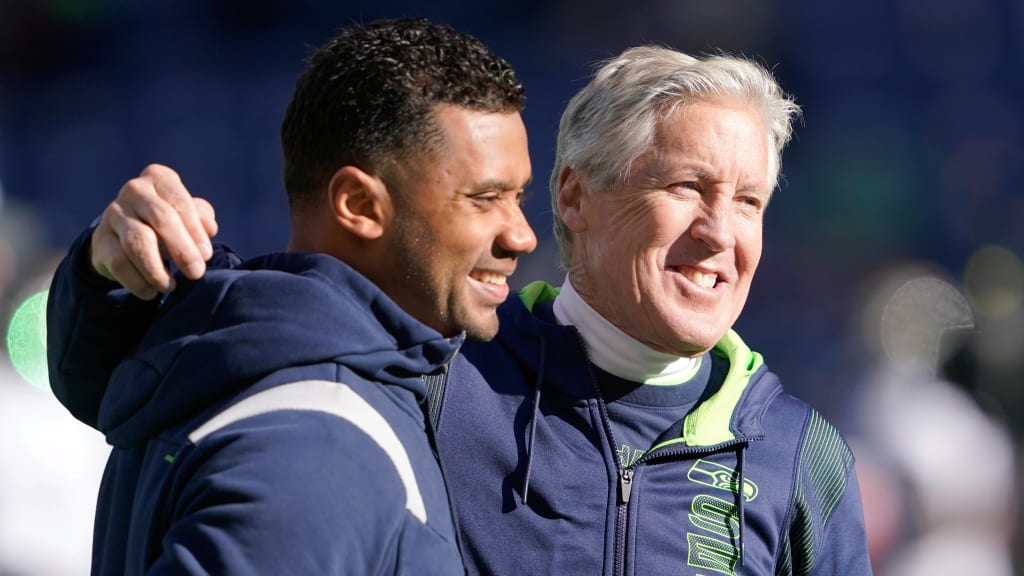 Seahawks QB Russell Wilson 'making progress' in his recovery from finger  surgery, Pete Carroll says