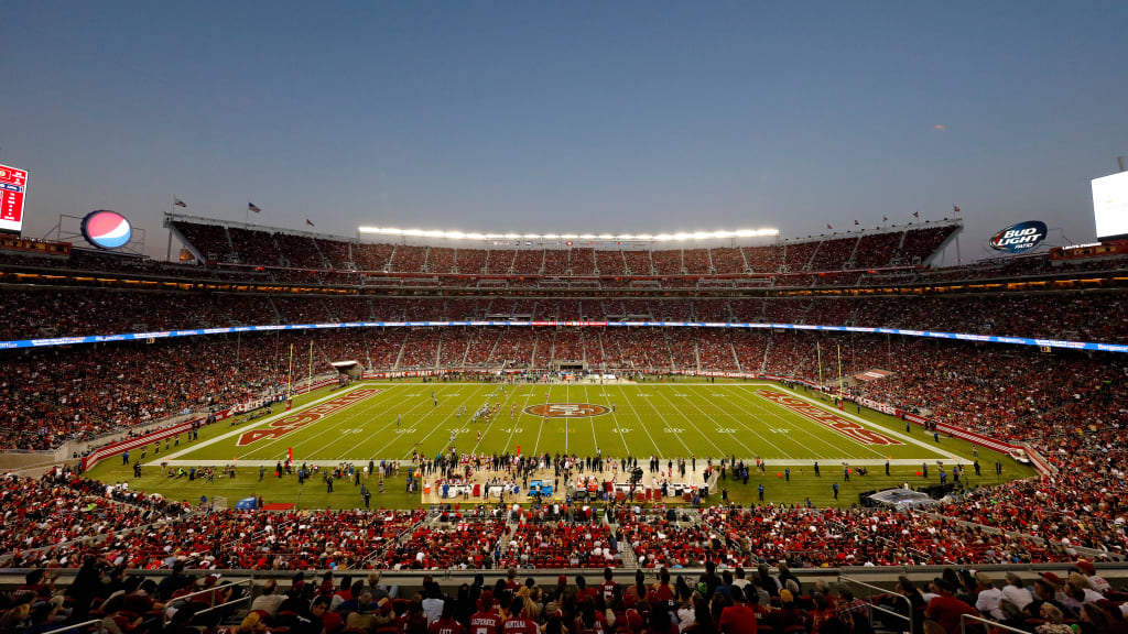 how much does a nfl sports medicine doctor make