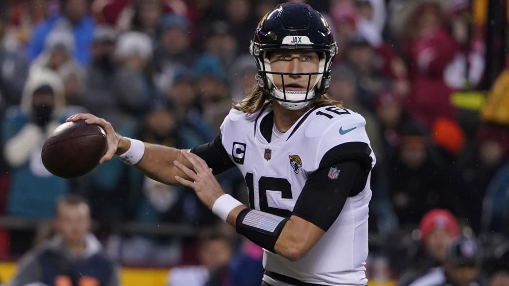 Jaguars' Trevor Lawrence hasn't lived up to No. 1 status, Raiders News