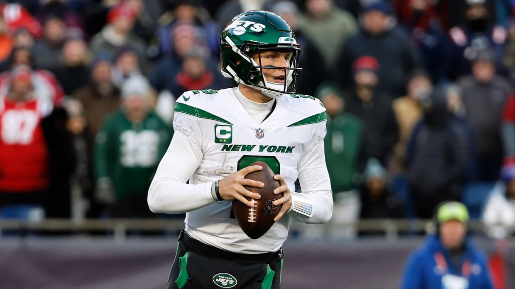 Jets bench Zach Wilson ahead of Week 12 matchup vs. Bears; Mike