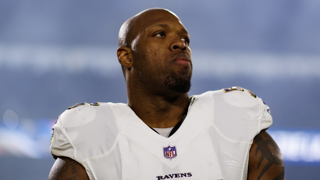 Here's What Terrell Suggs Is Saying at the Super Bowl