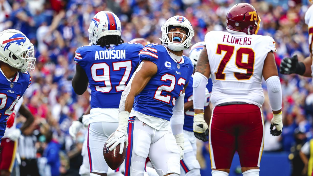 September 8, 2019, East Rutherford, New Jersey, USA: Buffalo Bills free  safety Jordan Poyer (21) reacts to New York Jets fans after a NFL game  between the Buffalo Bills and the New