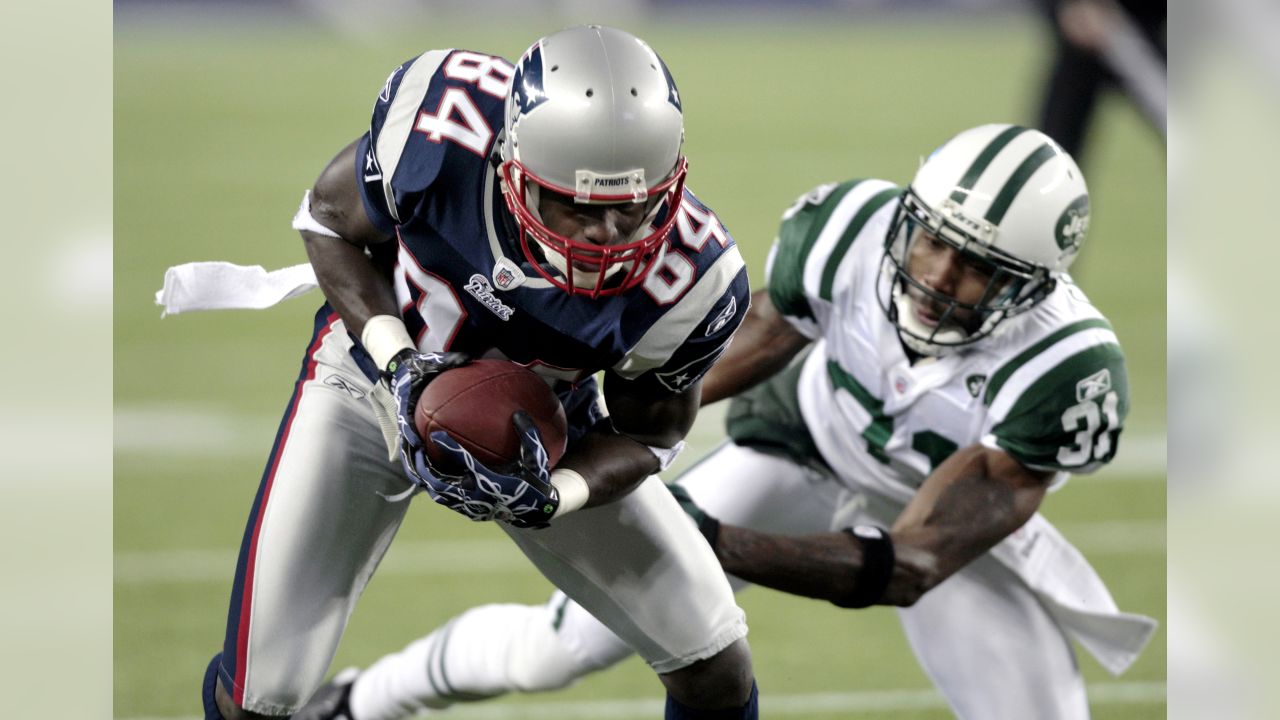 New York Jets Darrelle Revis (24) and and Brodney Pool celebrate