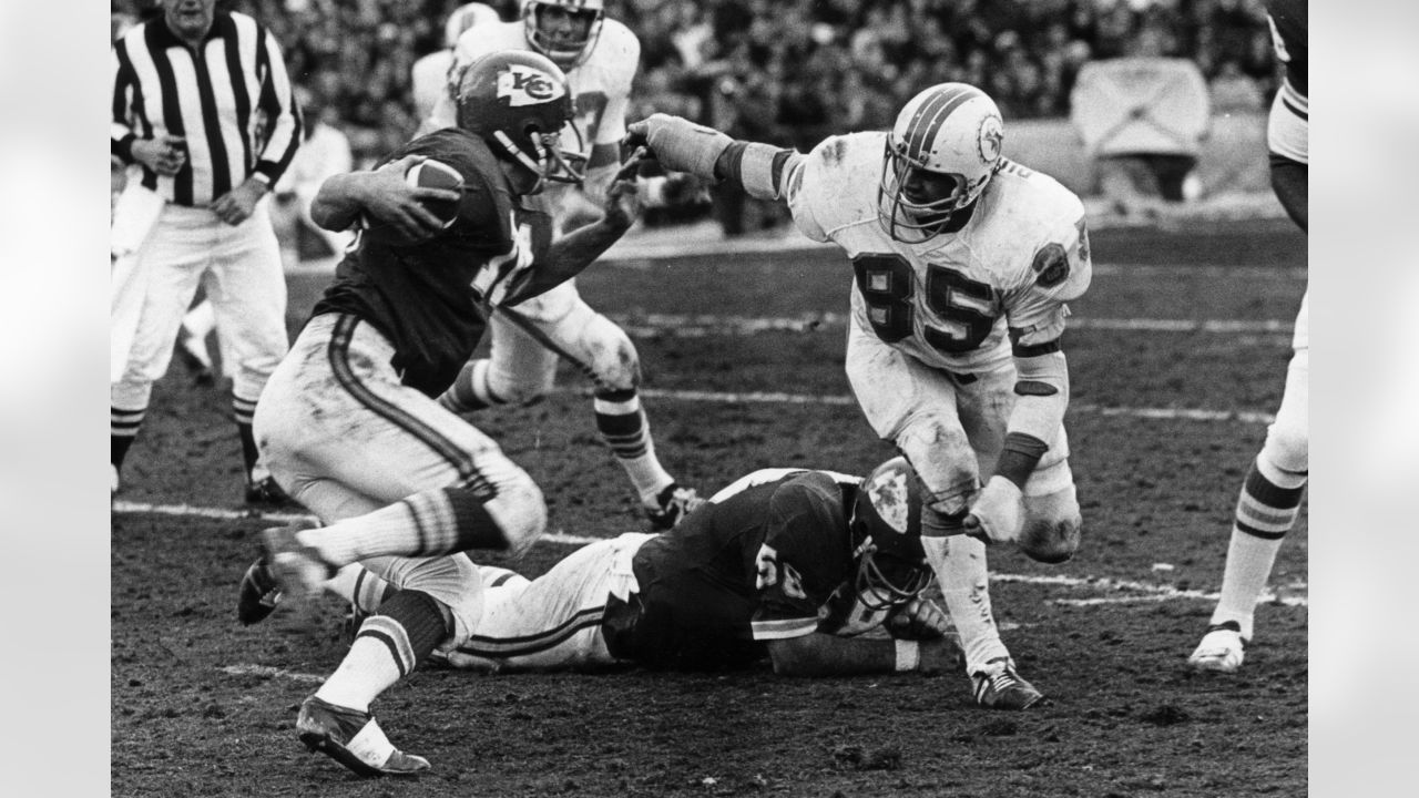 Hall of Fame linebacker Nick Buoniconti, part of Dolphins