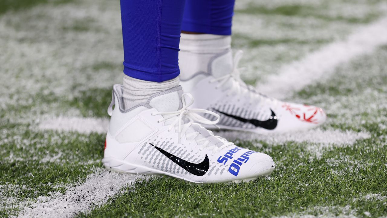 Best football cleats store for tight end