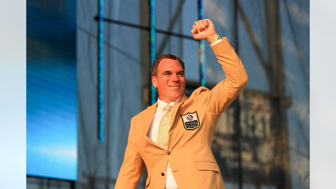 Gold jackets add Hall of Fame perspective for Edgerrin James, Peyton Manning