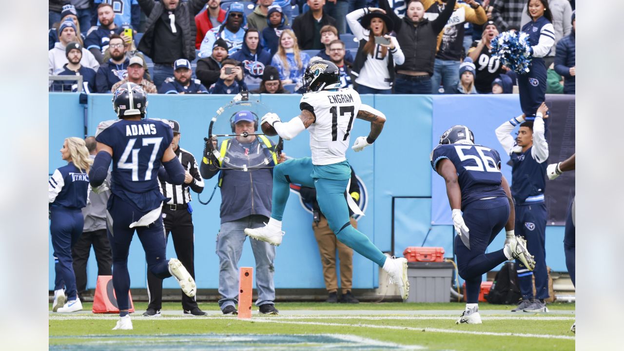 Jacksonville, FL, USA. 18th Dec, 2022. Jacksonville Jaguars tight end Evan  Engram (17) runs onto the field before the game between the Jacksonville  Jaguars and the Dallas Cowboys in Jacksonville, FL. Romeo