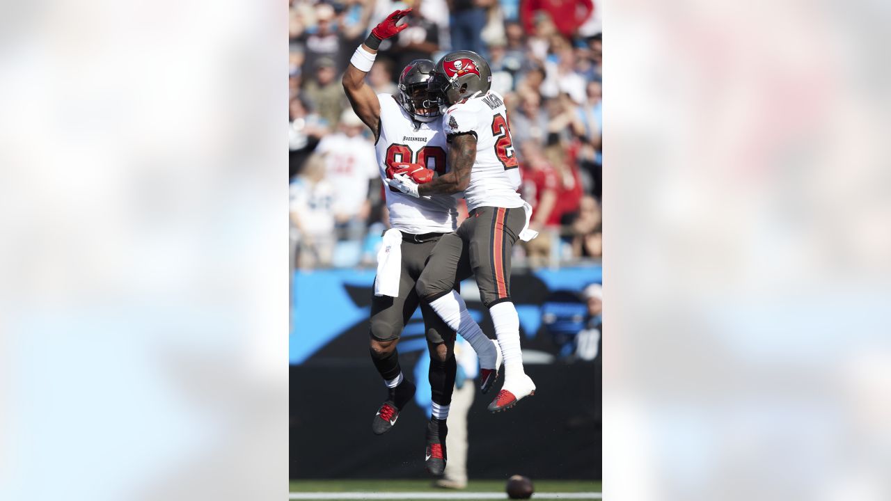 Ke'Shawn Vaughn of the Tampa Bay Buccaneers rushes the ball against News  Photo - Getty Images