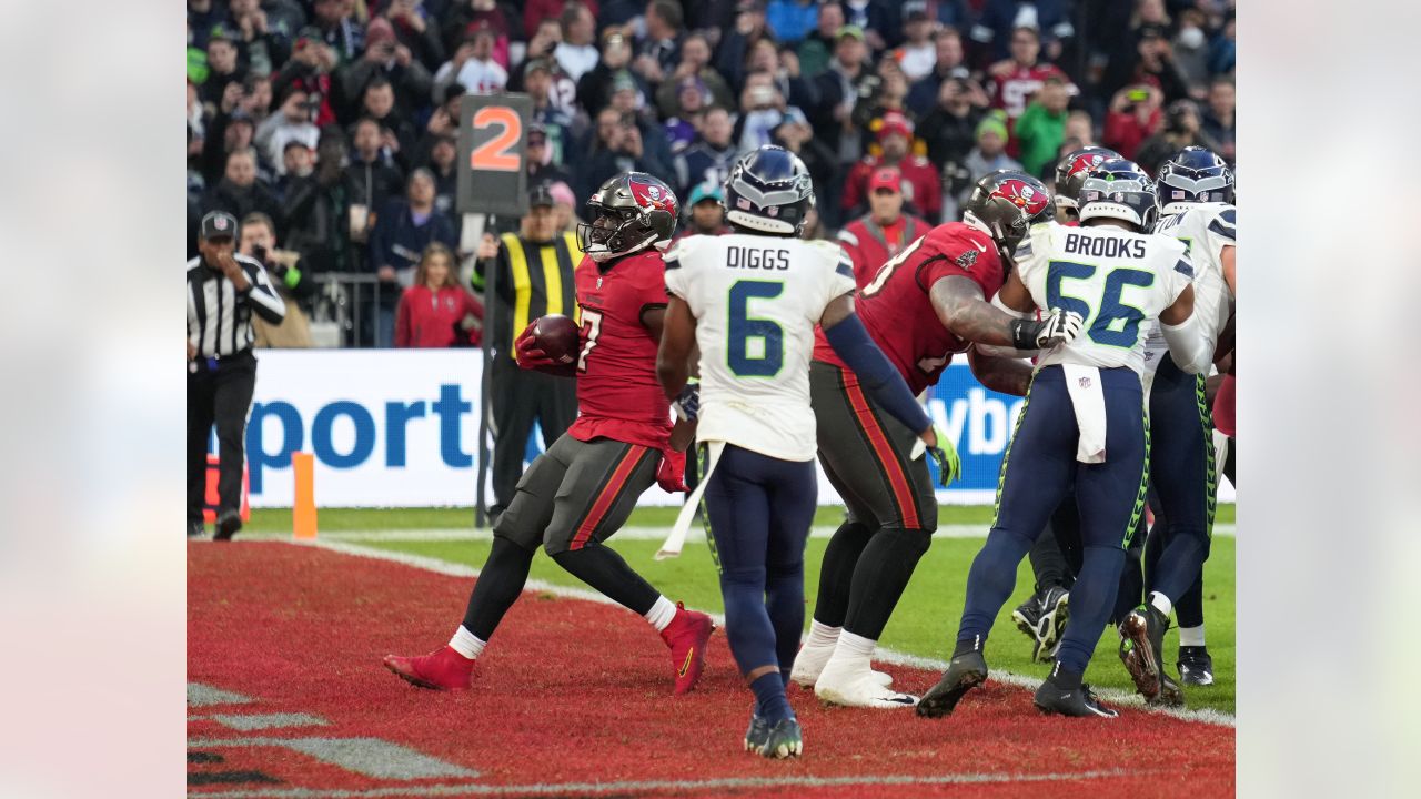 General view inside the Allianz Arena during a NFL match between Tampa Bay  Buccaneers and Seattle Seahawks in Munich, Germany, Sunday, Nov. 13, 2022.  (AP Photo/Markus Schreiber Stock Photo - Alamy