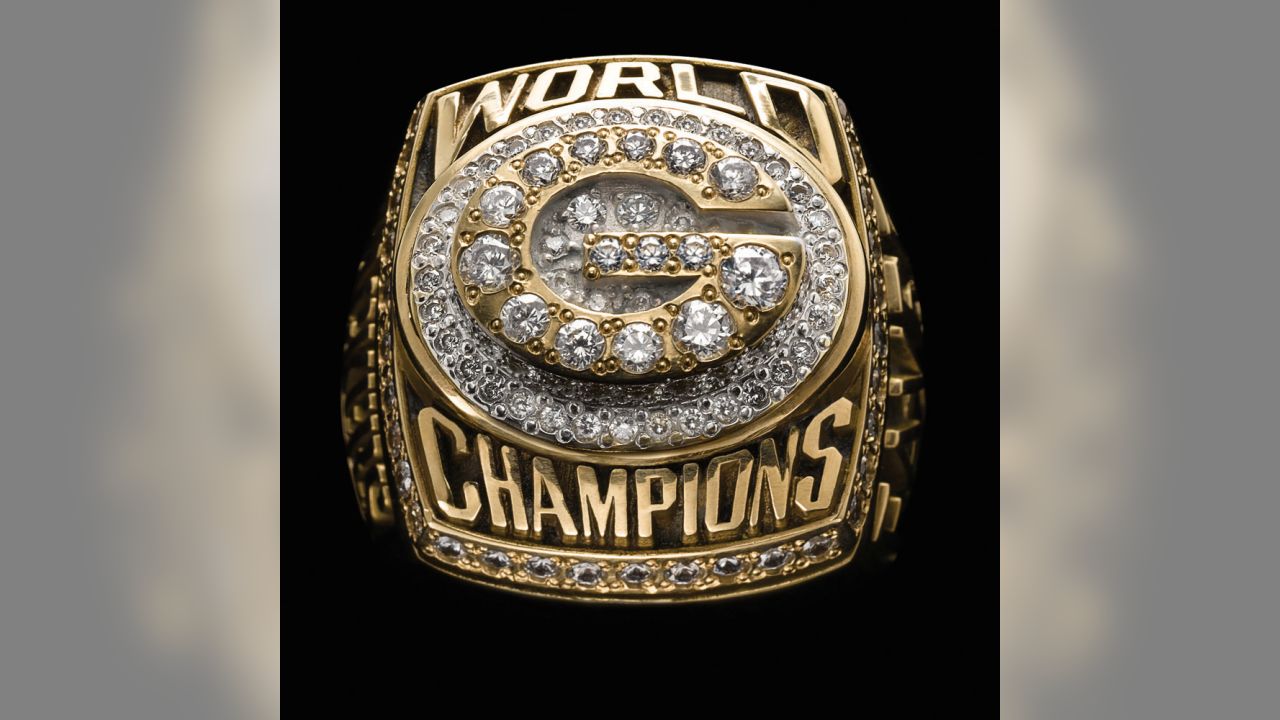 Los Angeles Lakers 2001 NBA Championship Ring | Sports Memorabilia | Part  II | Streetwear & Modern Collectibles | Sotheby's