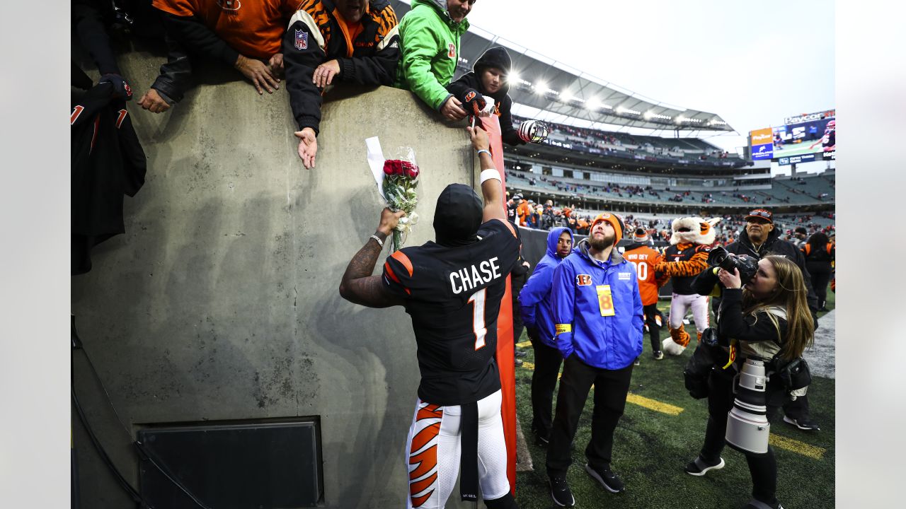 CINCINNATI, OH - DECEMBER 26: Cincinnati Bengals wide receiver Trent Taylor  (11) runs with the