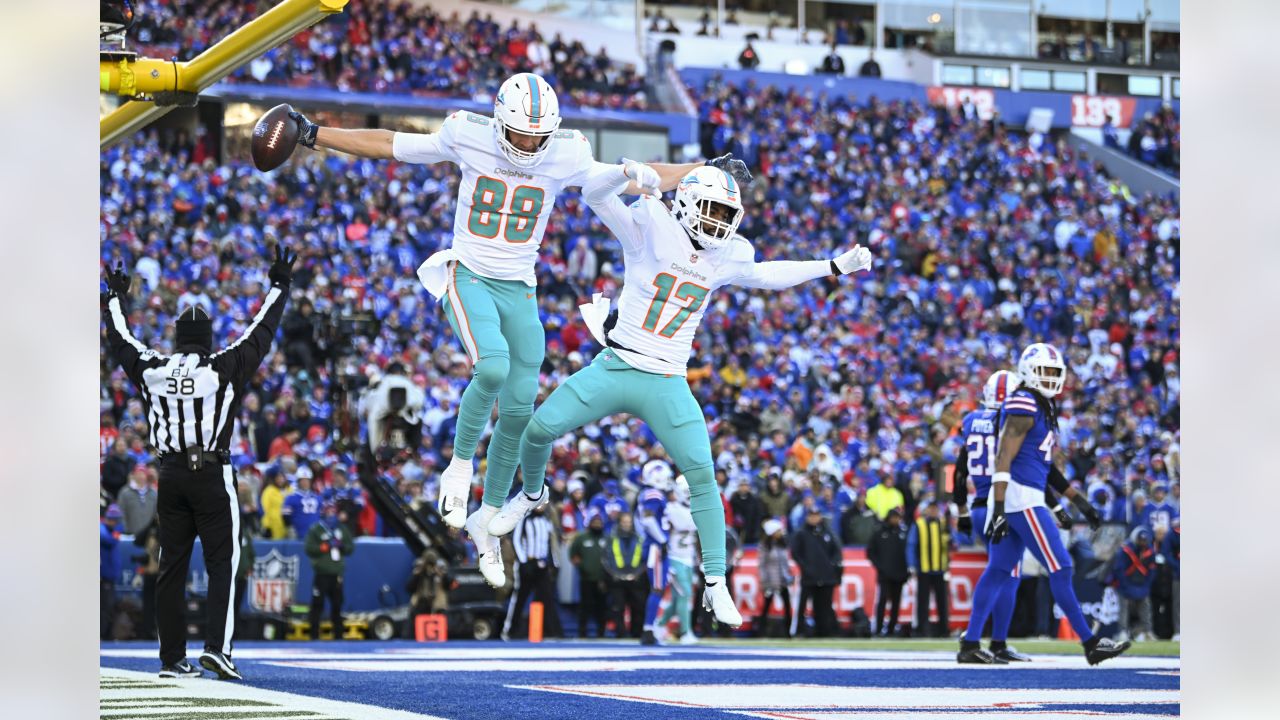 Miami Dolphins tight end Mike Gesicki (88)reacts after touchdown