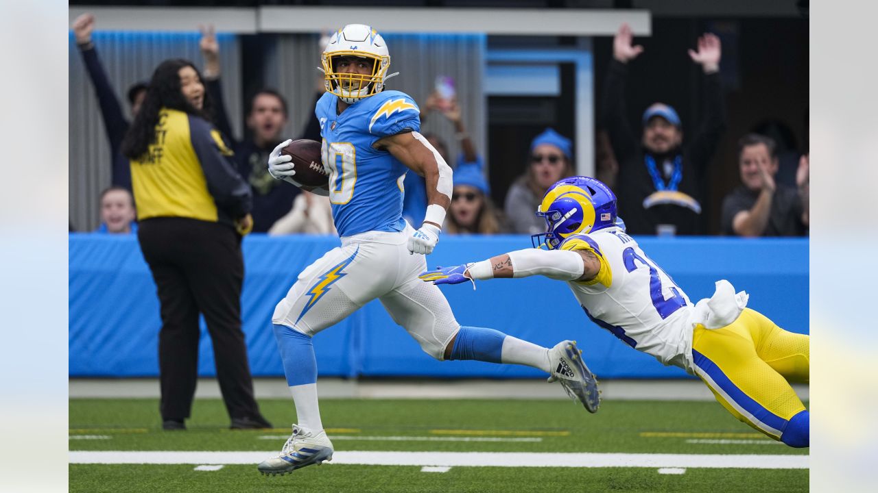 Houston, TX, USA. 26th Dec, 2021. Los Angeles Chargers running back Justin  Jackson (22) celebrates his touchdown with Chargers fans in the stands  during the second quarter of an NFL football game