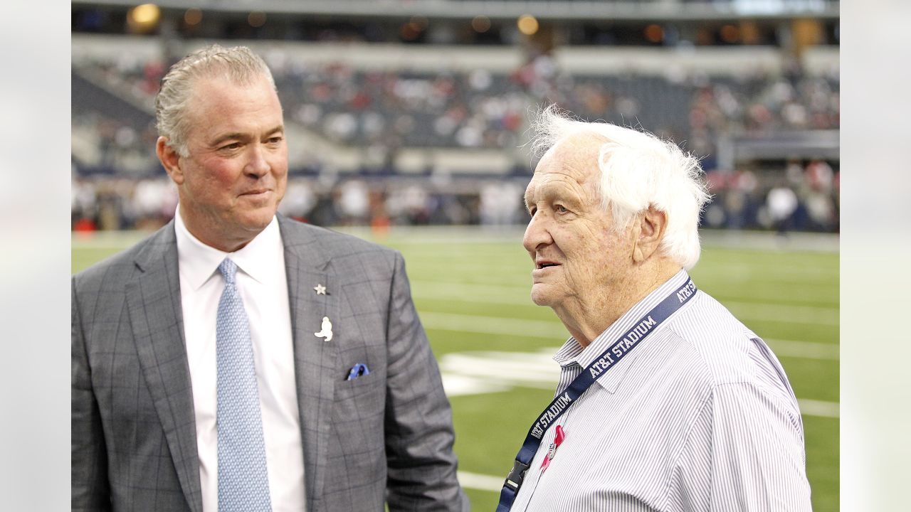 August 26, 2018: Dallas Cowboys head coach Jason Garrett before a preseason  NFL football game between the Arizona Cardinals and the Dallas Cowboys at  AT&T Stadium in Arlington, TX Arizona defeated Dallas