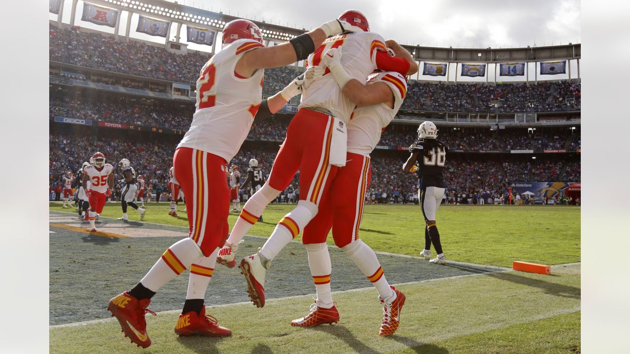 Washington Football Team quarterback Alex Smith (11) warms up before an NFL  football game against the New York Giants, Sunday, Oct. 18, 2020, in East  Rutherford, N.J. (AP Photo/Adam Hunger Stock Photo - Alamy