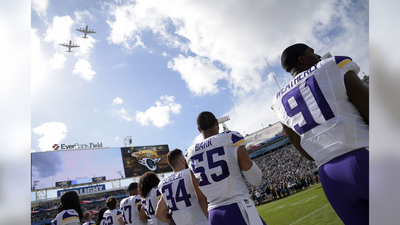 Bold Tigers perform flyover at NFL game > Mountain Home Air Force Base >  News & Photos/Videos