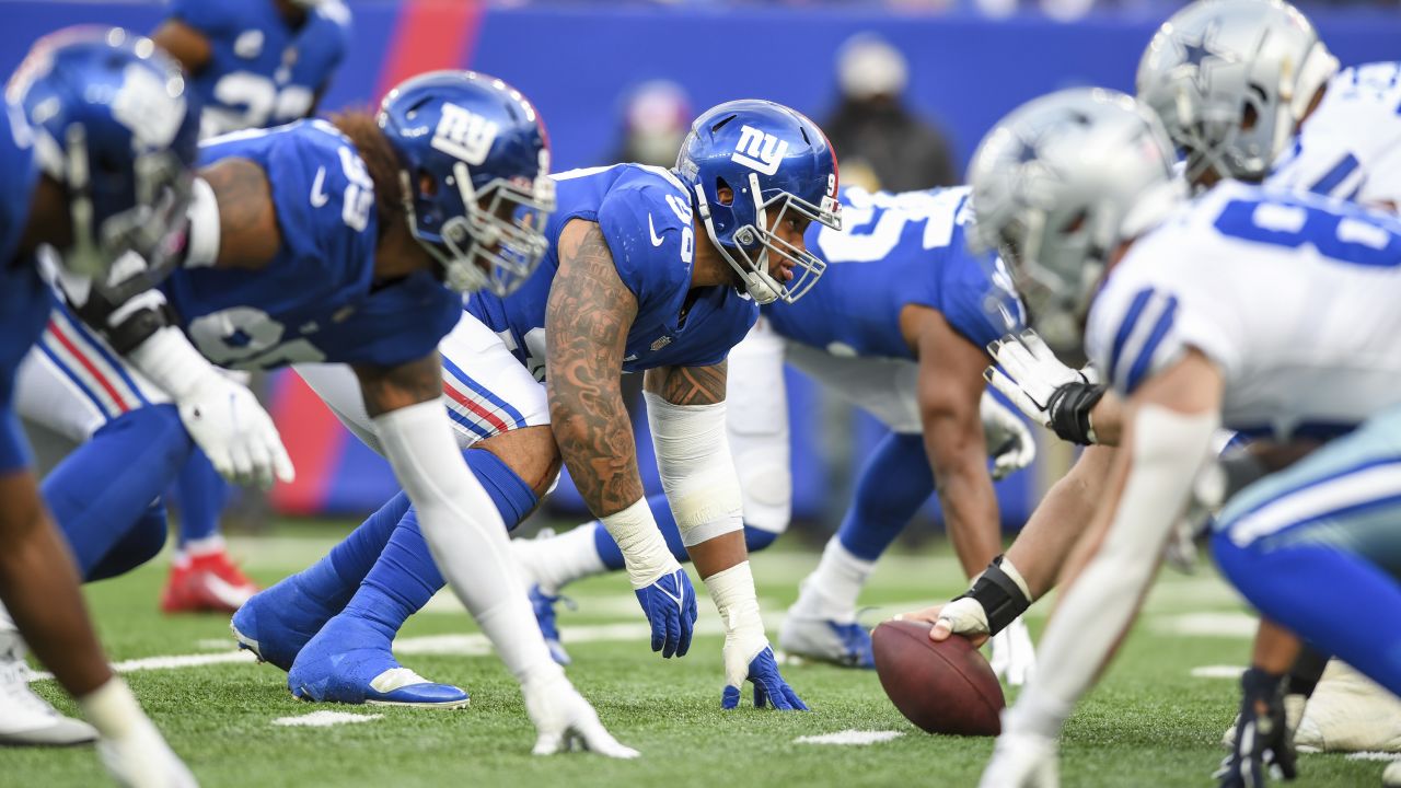 New York Giants nose tackle Austin Johnson (98) reacts against the