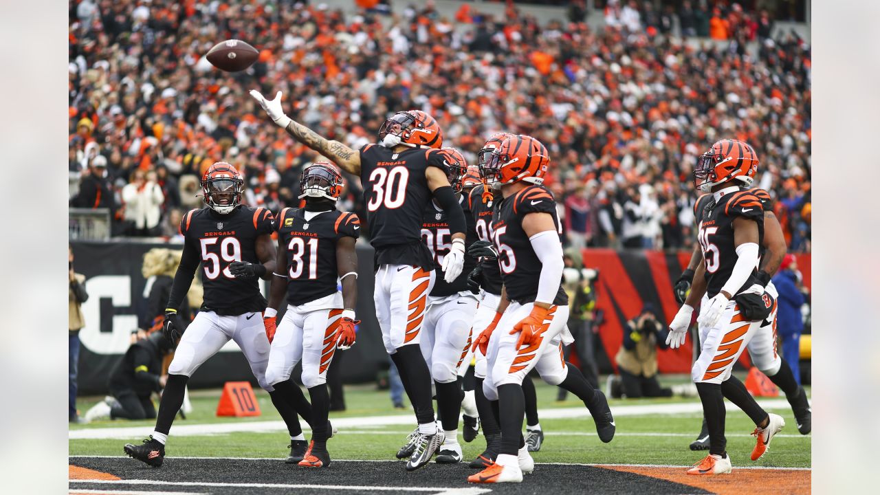 Cincinnati Bengals vs Detroit Lions Cincinnati Bengals linebacker Akeem  Davis-Gaither (59) walks on