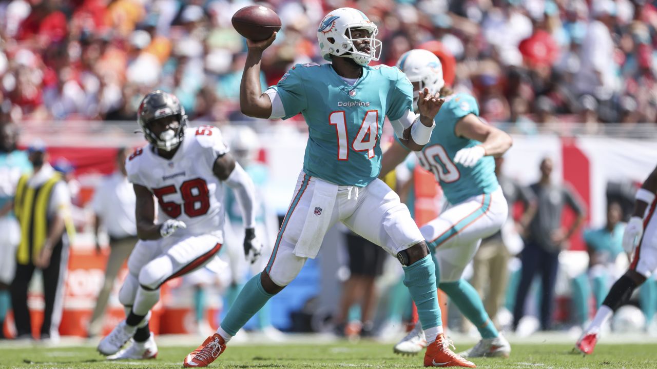 Photo gallery: Dolphins at Buccaneers, Sunday, October 10, 2021