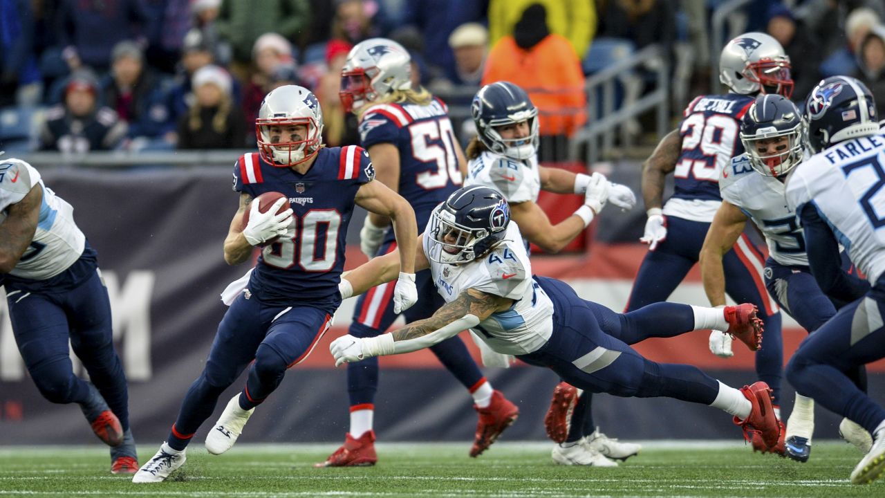 New England Patriots wide receiver Gunner Olszewski (80) warms up