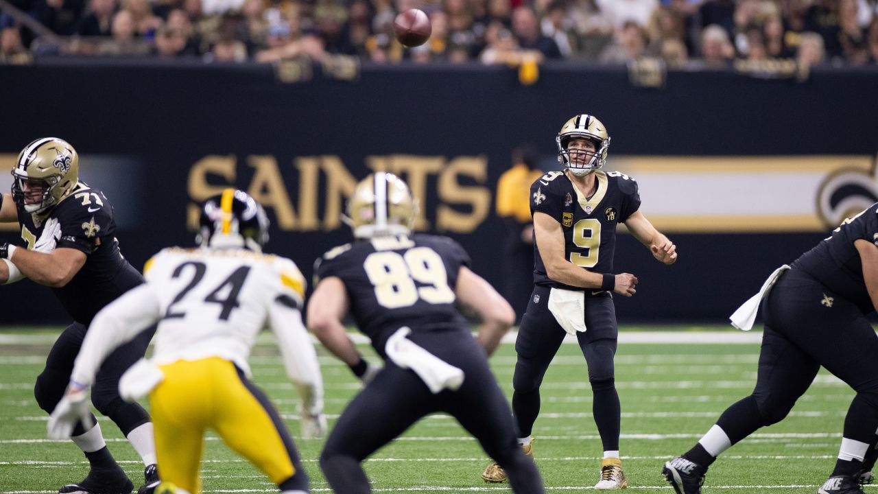 10 December 2007: New Orleans Saints quarterback Drew Brees (9