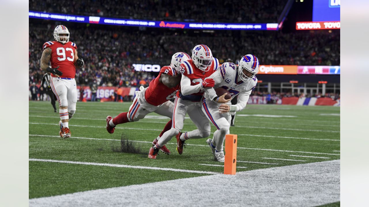 CHICAGO, IL - DECEMBER 24: Buffalo Bills quarterback Josh Allen (17) throws  the football in action during a game between the Buffalo Bills and the  Chicago Bears on December 24, 2022, at