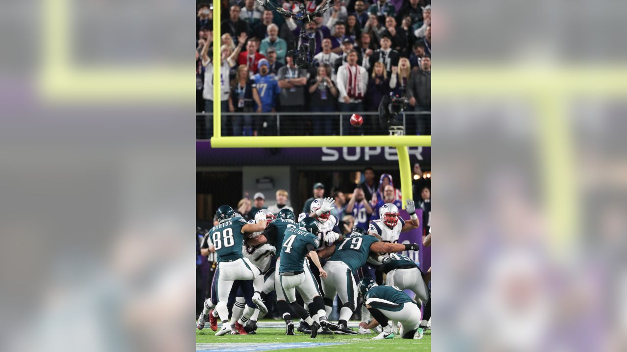 Elliott helps Eagles to upset win over Patriots in Super Bowl 52