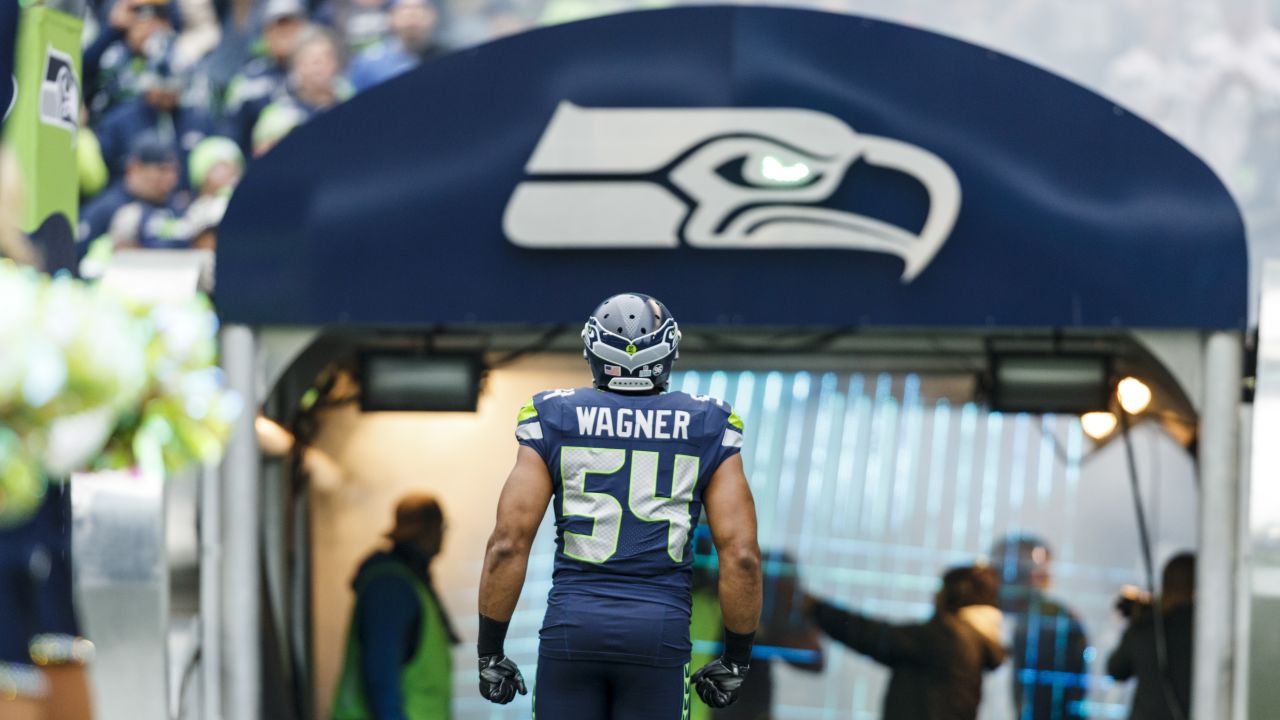 Bobby Wagner Says Seattle Seahawks' Throwback Uniforms Are “Fire