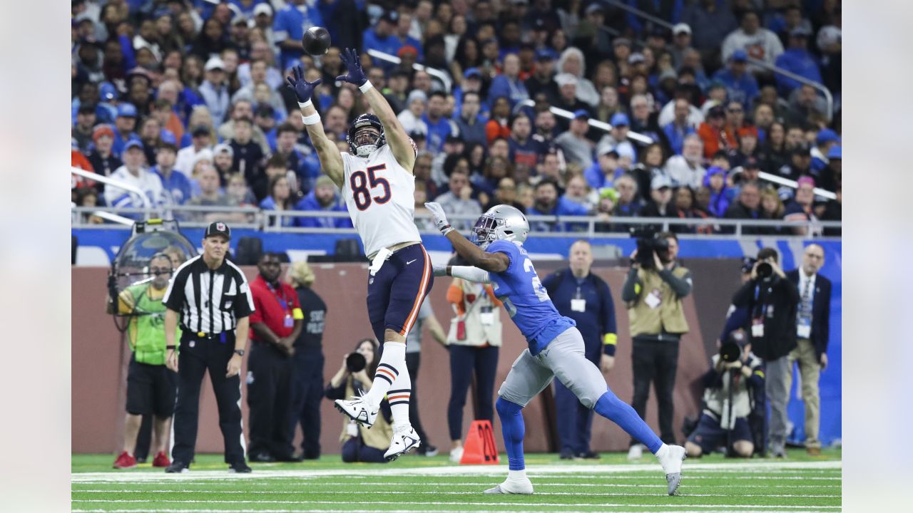 Seattle, WA, USA. 26th Dec, 2021. Chicago Bears tight end Cole Kmet (85)  runs after the catch during a game between the Chicago Bears and Seattle  Seahawks at Lumen Field in Seattle