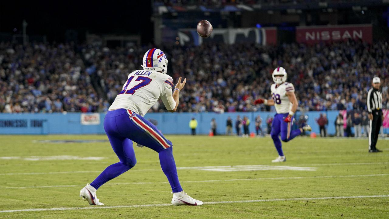 Tennessee Titans vs Buffalo Bills photos: Week 6 2021 NFL season.