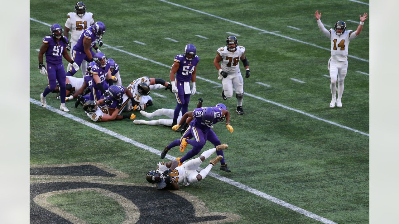 Best photos from Vikings vs Saints at Tottenham Stadium in London