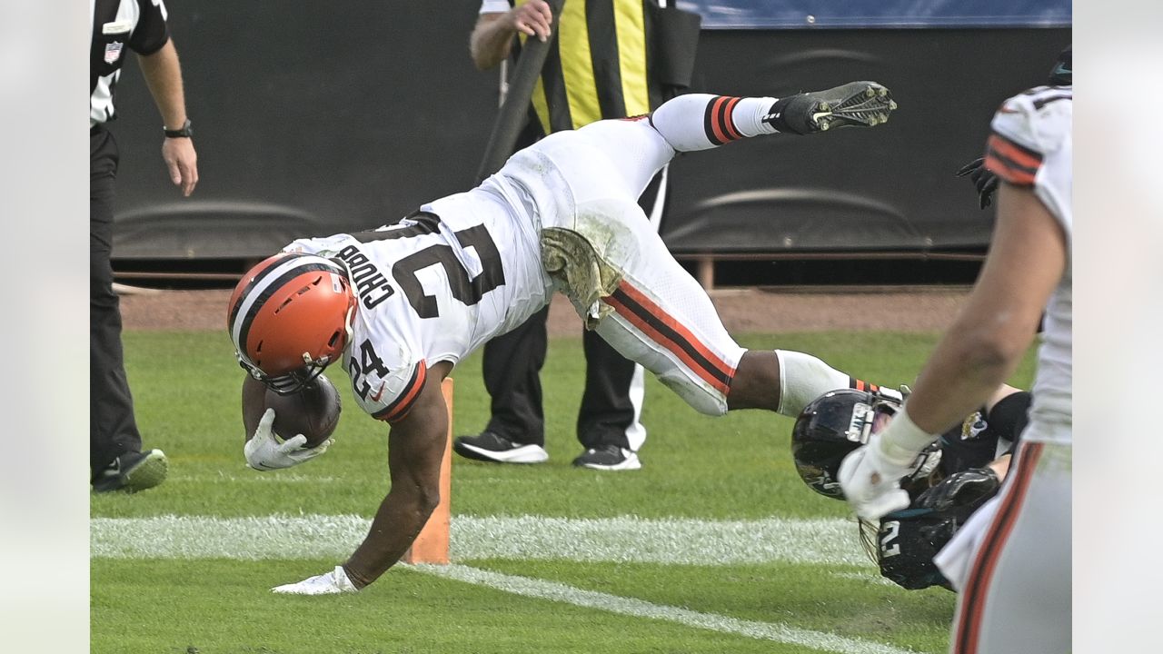 Bulldogs In The NFL - Image 18: Cleveland Browns running back Nick Chubb  (24) rushes during the first half of an NFL football game against the Buffalo  Bills, Sunday, Nov. 10, 2019