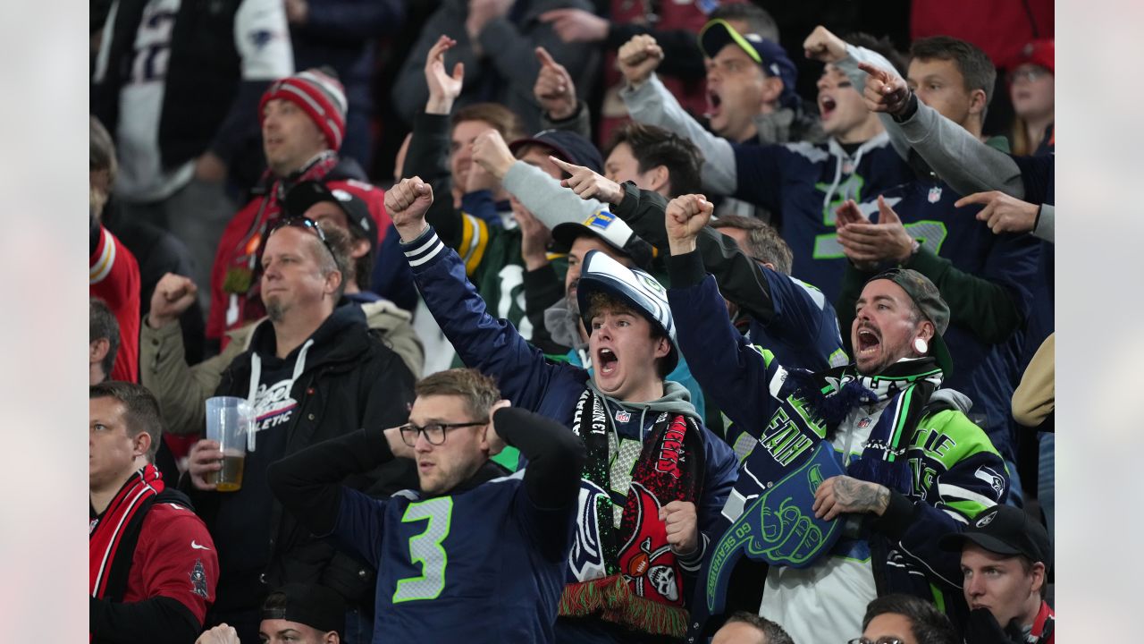 Who should Seahawks fans cheer for in Sunday's games?