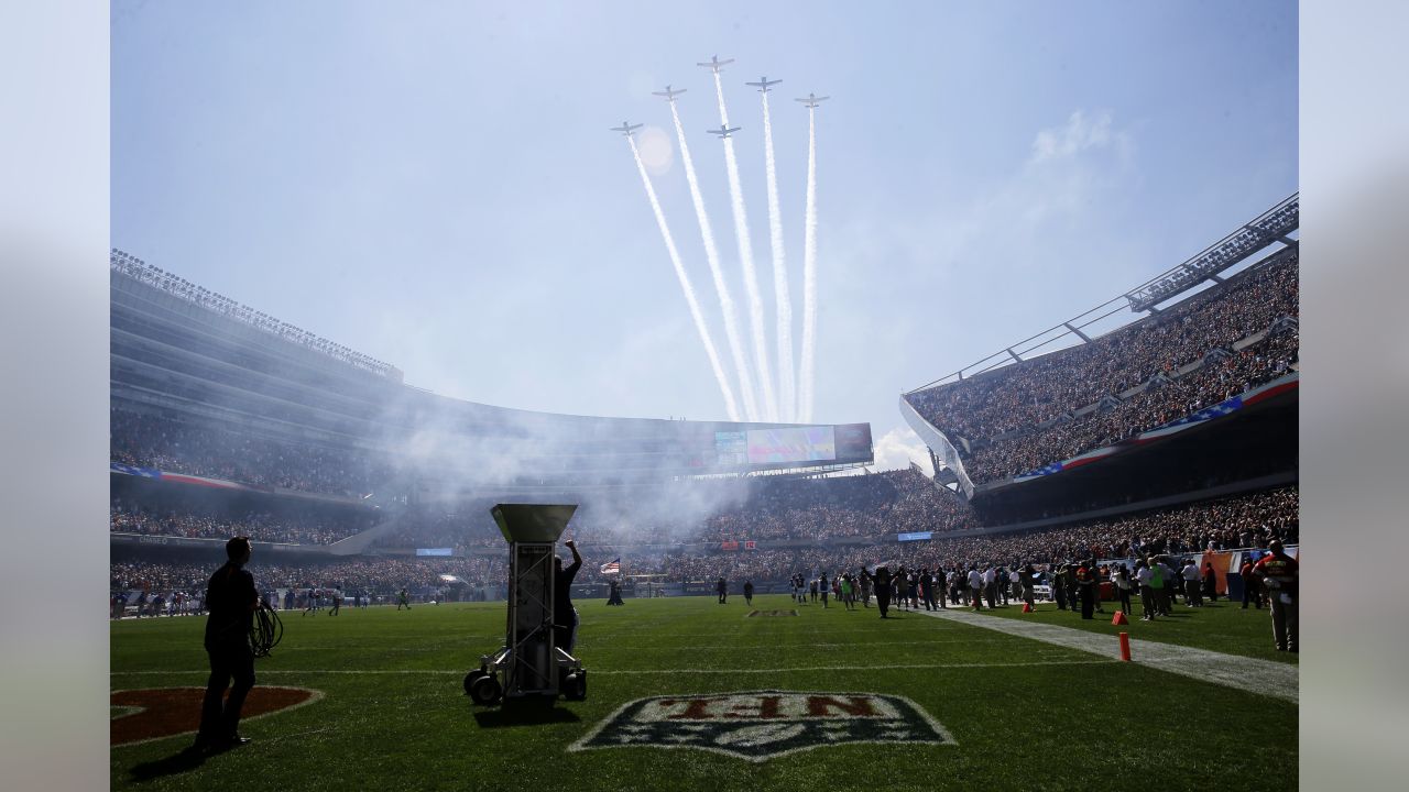 B-2 Plane Flyover at NFL Opening Night Had Fans In Awe (VIDEO)