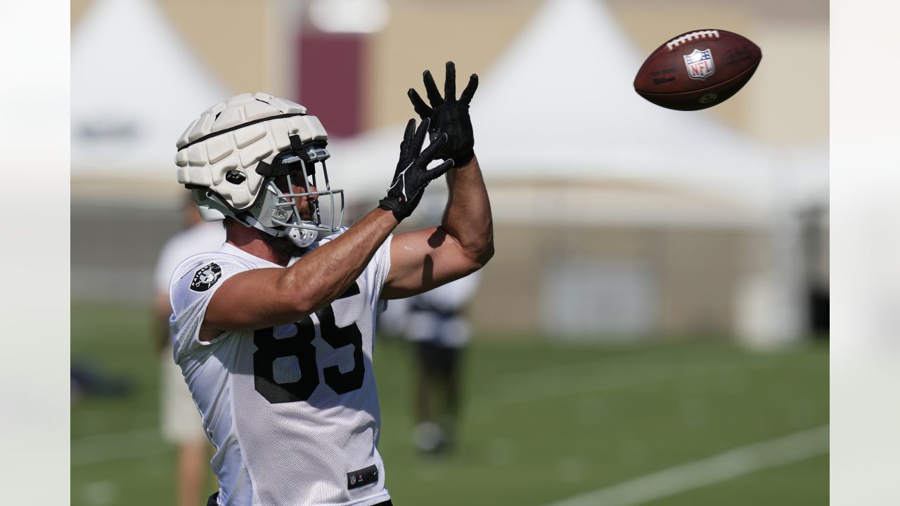 Las Vegas Raiders fullback Jakob Johnson (45) warms up before an