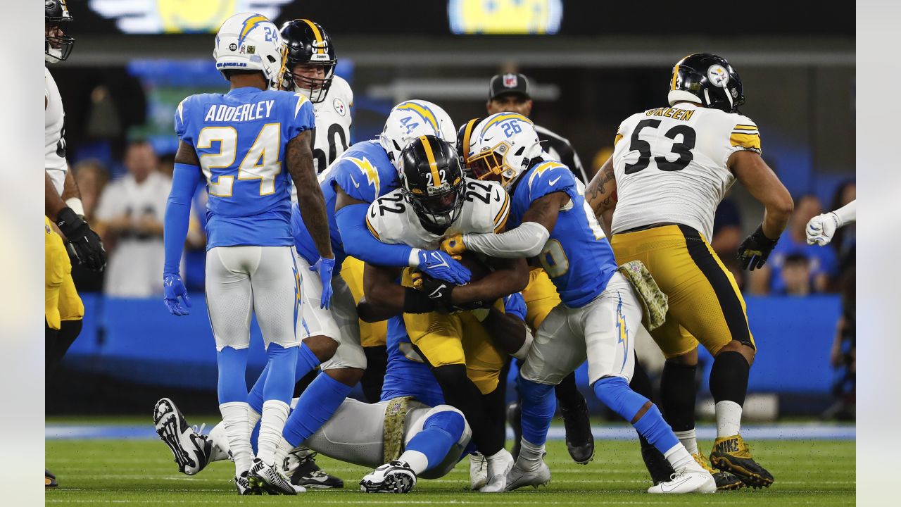 Las Vegas Raiders tight end Foster Moreau (87) heads for the sidelines  during an NFL football game against the Los Angeles Chargers, Sunday,  September 11, 2022 in Inglewood, Calif. The Chargers defeated