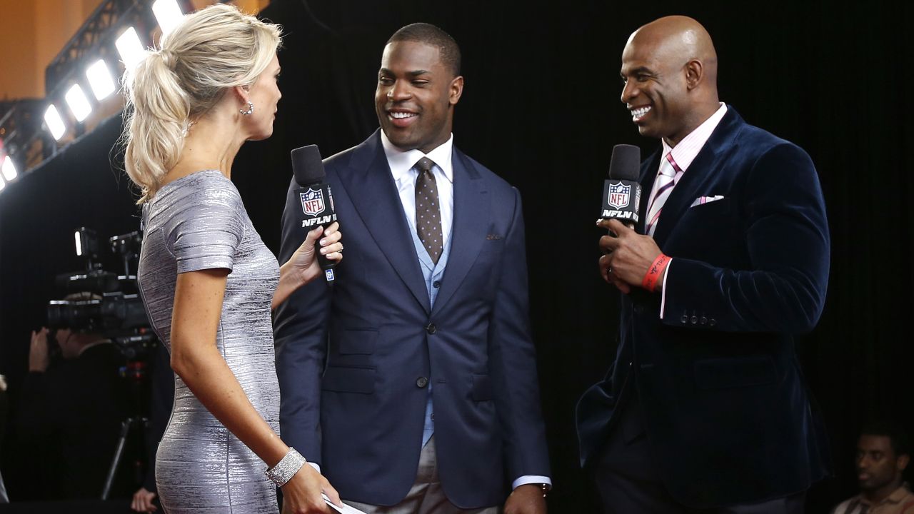 Dallas Cowboys quarterback Dak Prescott catches up with NFL Network's  Melissa Stark, Nate Burleson at NFL Honors red carpet