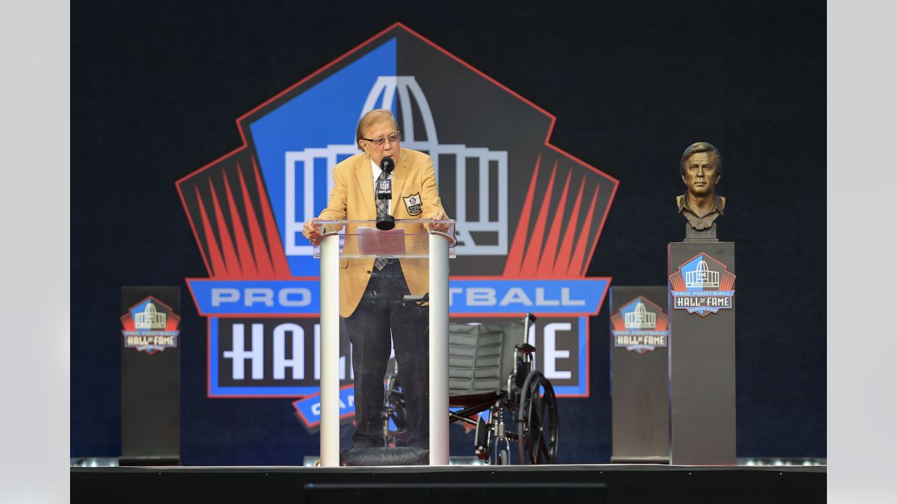 Pro Football Hall of Fame - The stage is set for tonight's Class of 2021  Enshrinement! #PFHOF21