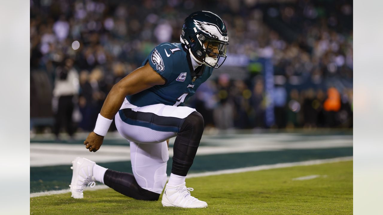 October 16, 2022, Philadelphia, PA, USA: October 16, 2022: Dallas Cowboys  defensive end Dante Fowler Jr. (56) sacks Philadelphia Eagles quarterback  Jalen Hurts (1) during the NFL football matchup between the Dallas