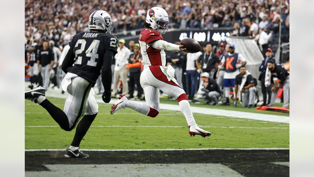 Las Vegas Raiders tight end Darren Waller (83) makes a catch against the  Miami Dolphins during the second half of an NFL football game, Sunday,  Sept. 26, 2021, in Las Vegas. (AP