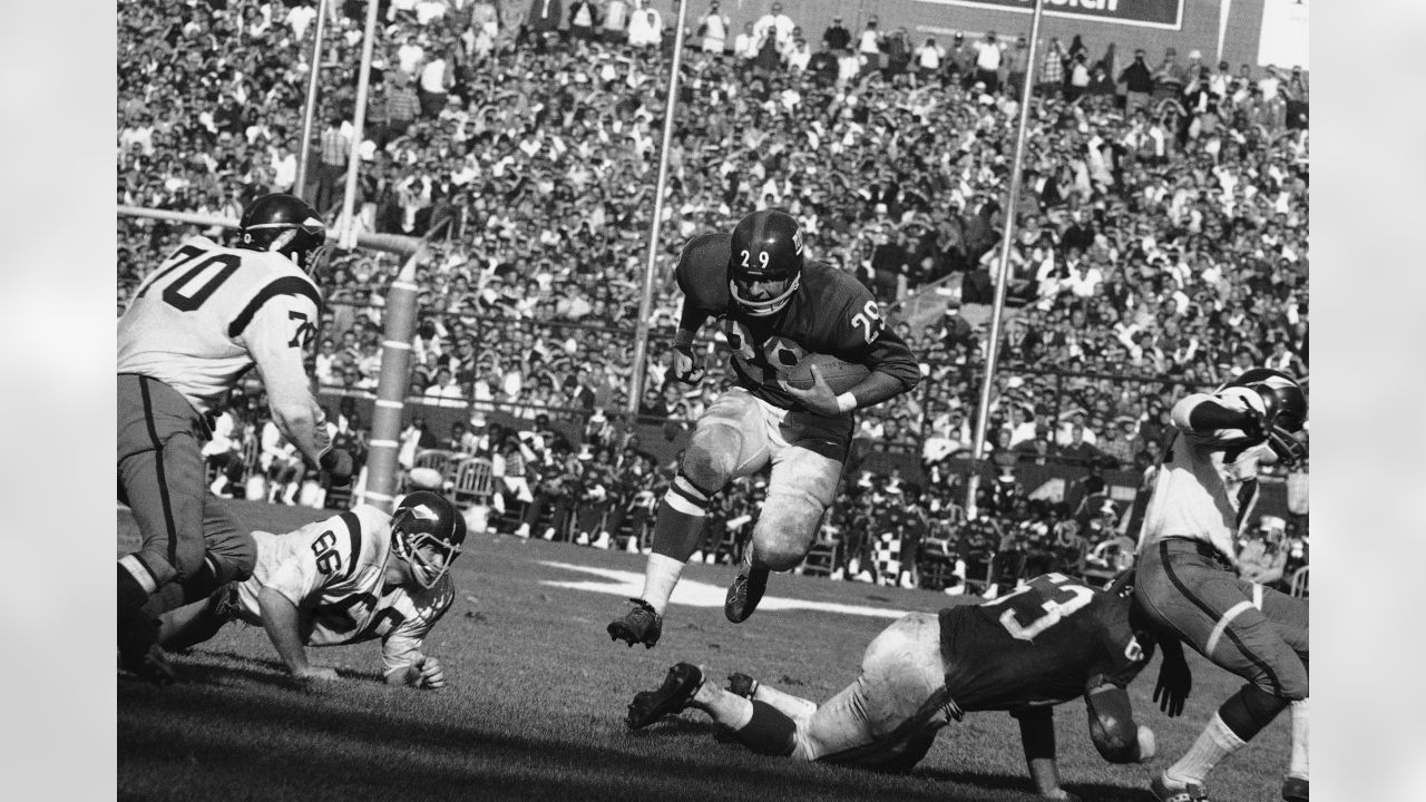 Washington Redskins linebacker Sam Huff in 1969. News Photo