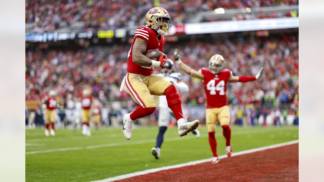 49ers score first on Elijah Mitchell TD run in wild-card matchup vs. Cowboys