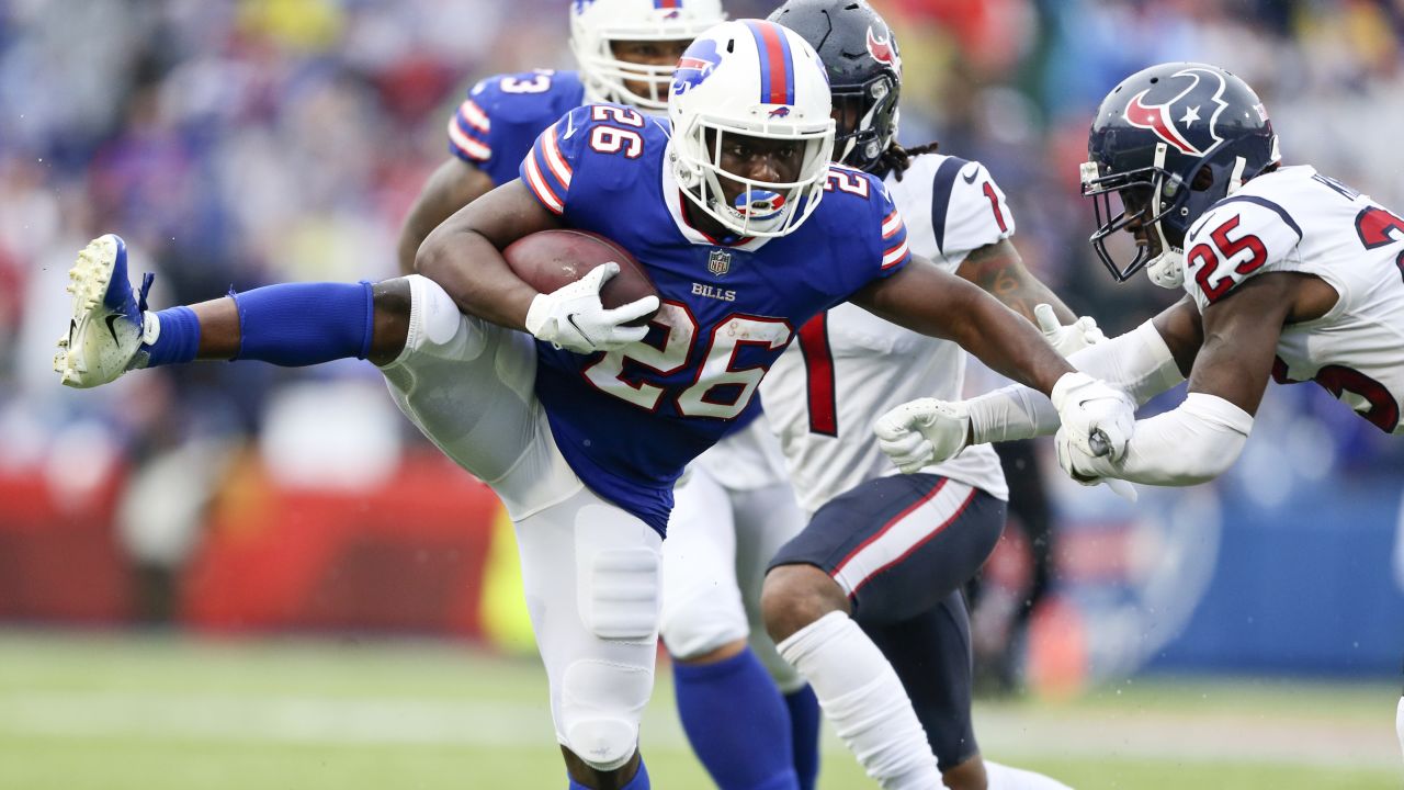 Houston Texans running back Devin Singletary (26) carries in the first half  of an NFL preseason