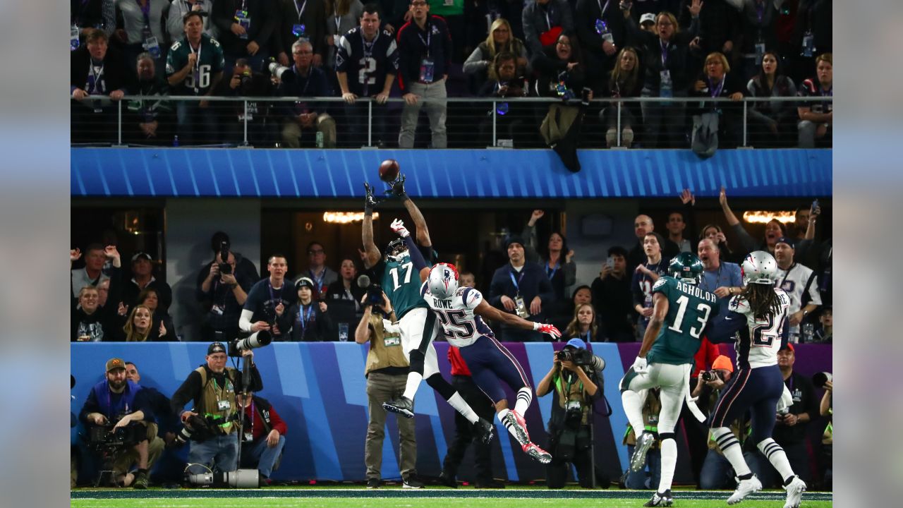 Alshon Jeffery Signed 11×14 Photo – Eagles Super Bowl LII TD Catch (Blue)